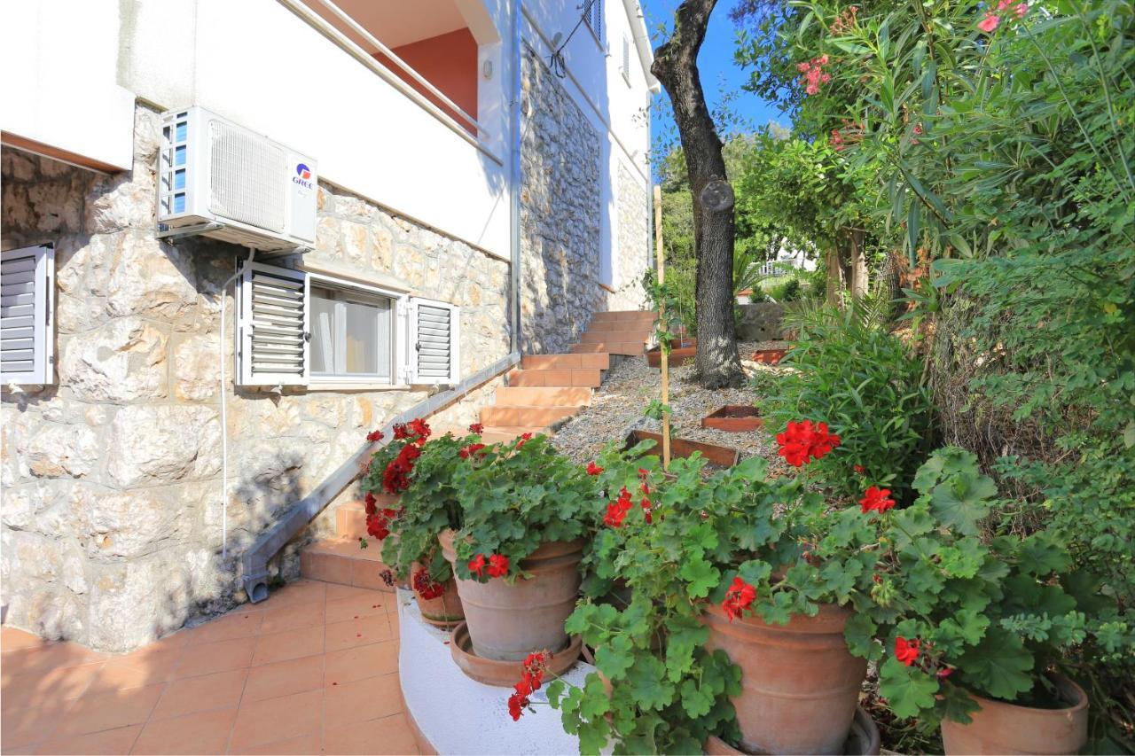 Apartments By The Sea Seget Vranjica, Trogir - 13771 ภายนอก รูปภาพ