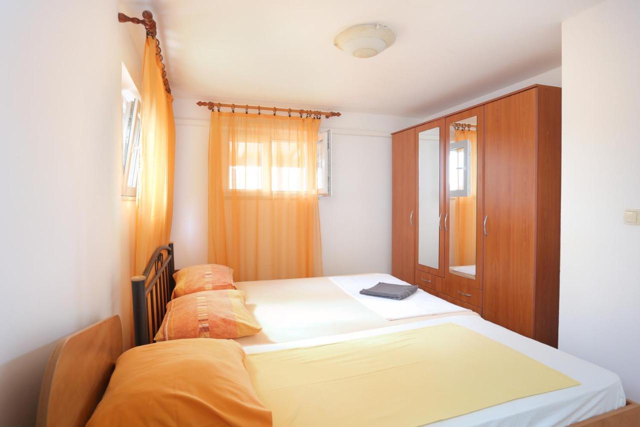 Apartments By The Sea Seget Vranjica, Trogir - 13771 ภายนอก รูปภาพ