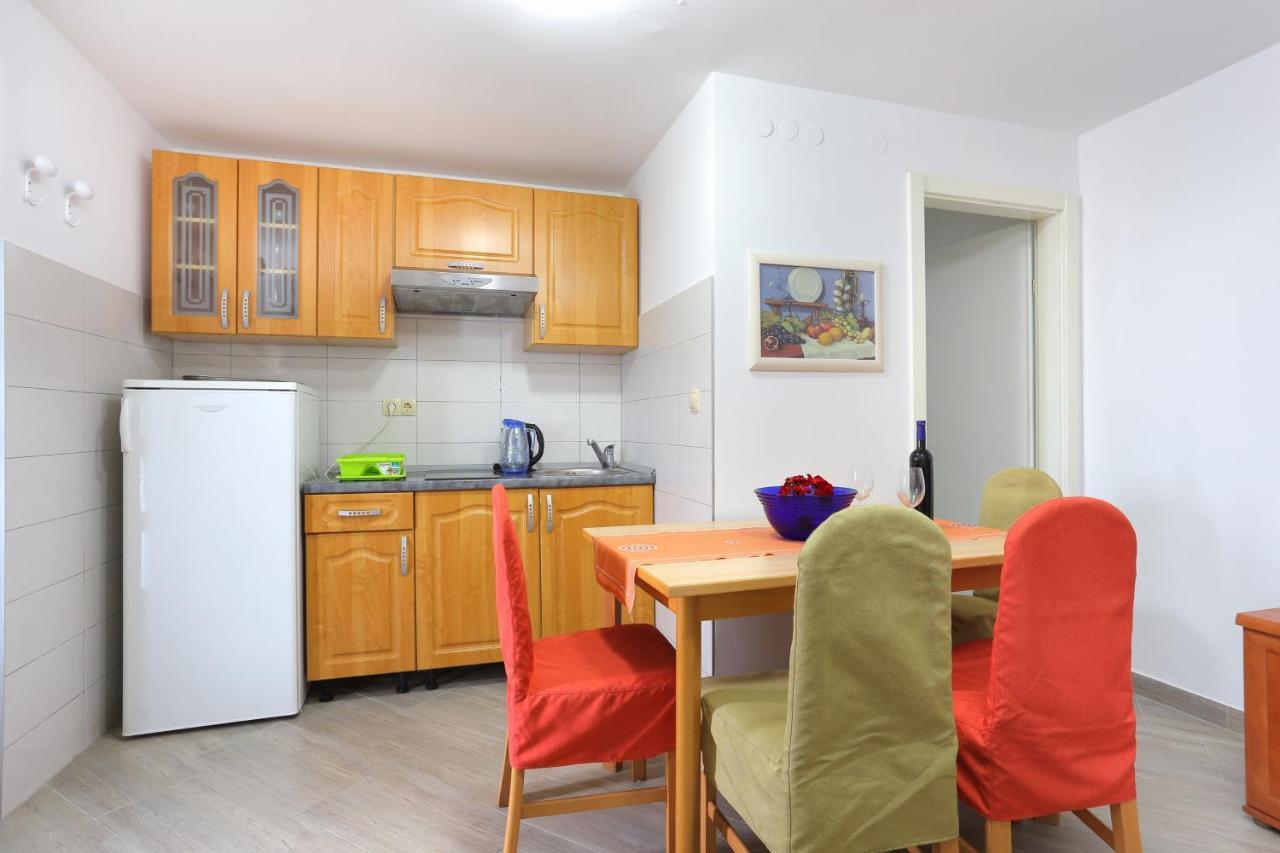 Apartments By The Sea Seget Vranjica, Trogir - 13771 ภายนอก รูปภาพ