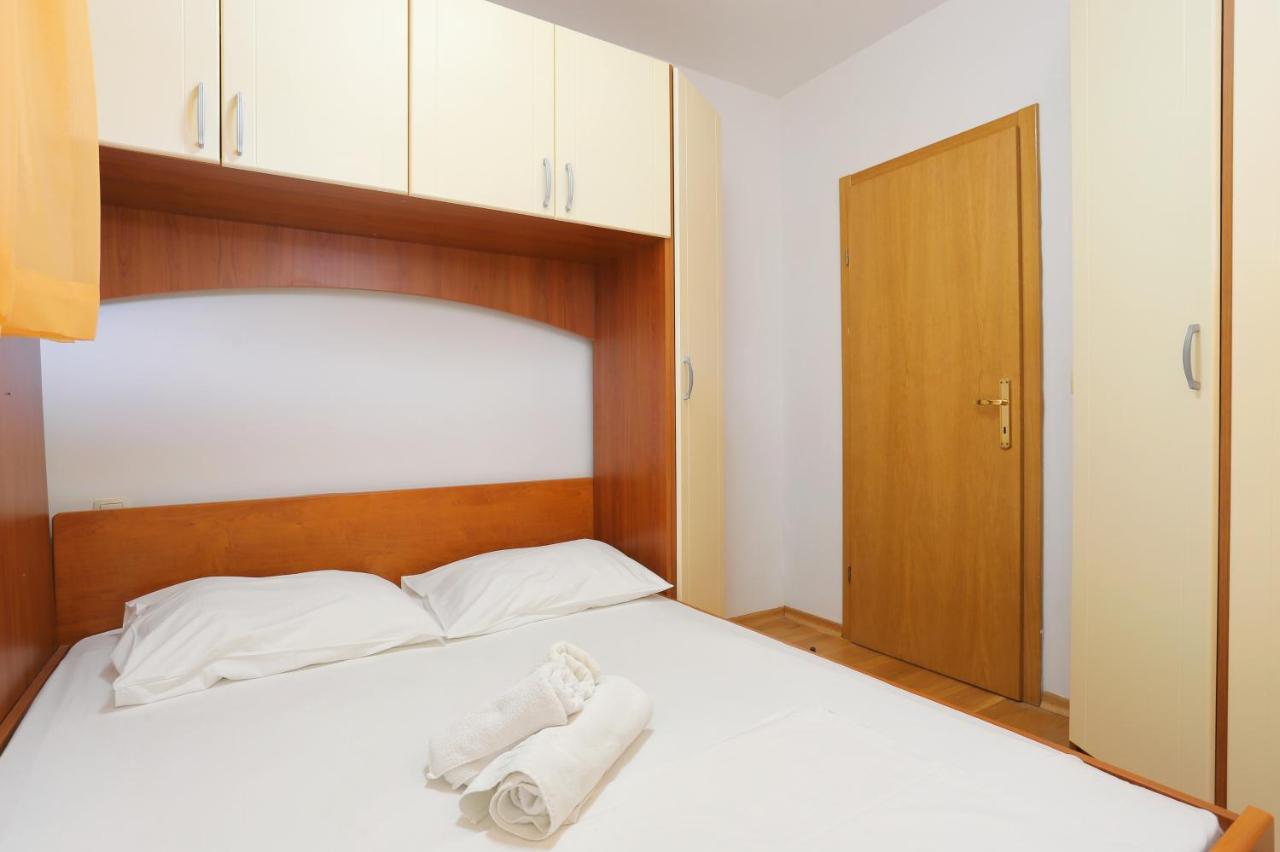 Apartments By The Sea Seget Vranjica, Trogir - 13771 ภายนอก รูปภาพ