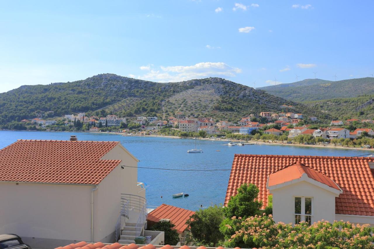 Apartments By The Sea Seget Vranjica, Trogir - 13771 ภายนอก รูปภาพ